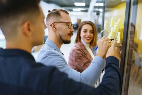 Comment une stratégie de contenu basée sur des études de cas peut-elle améliorer la notoriété de marque?